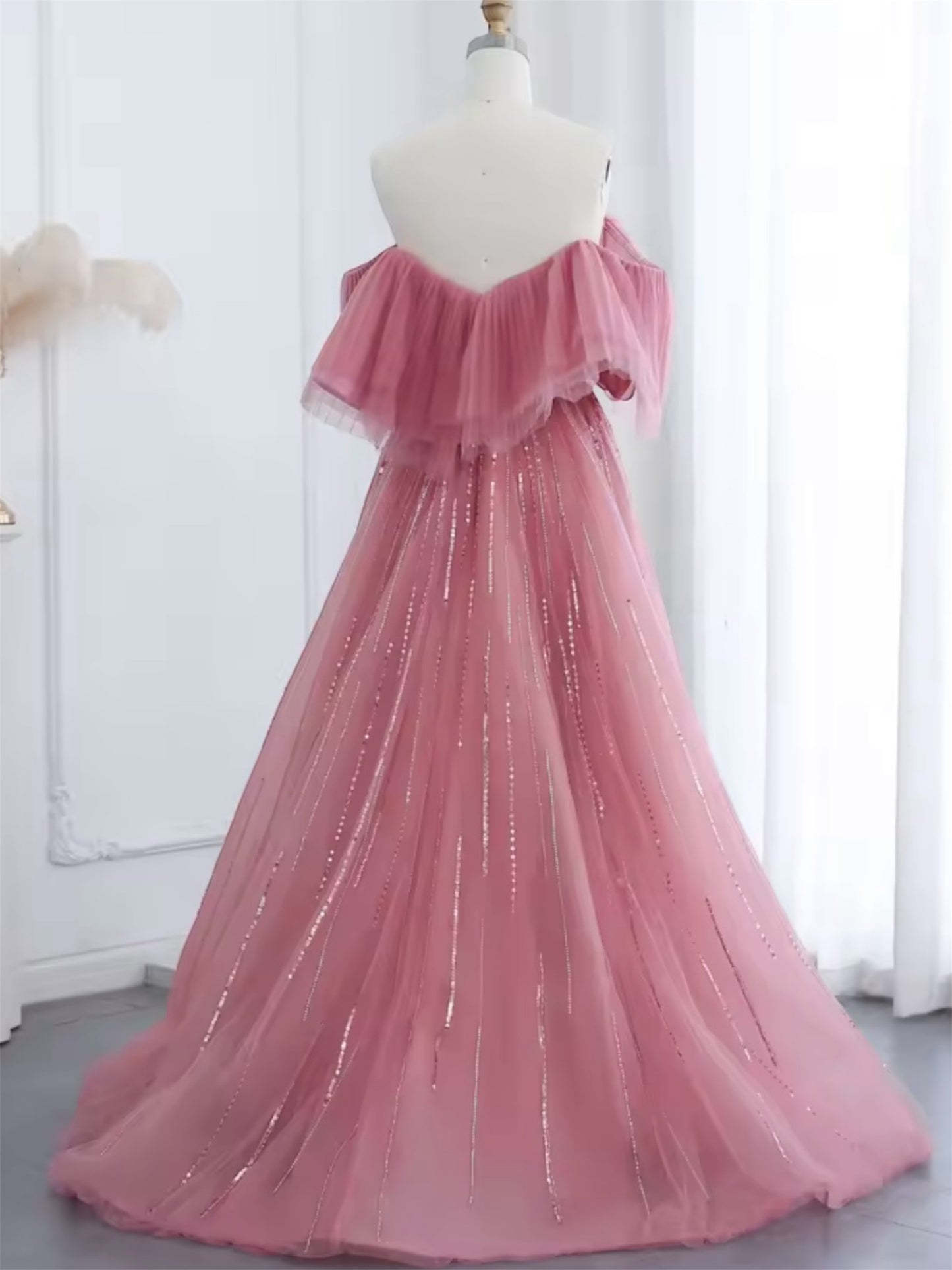 Yusra gown
